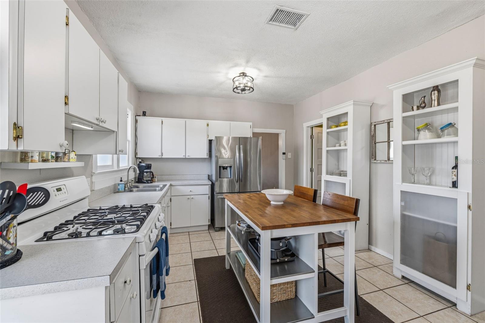 WEST LAND - Residential