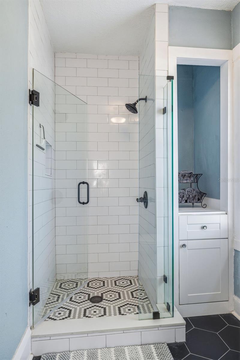 WEST LAND - Residential