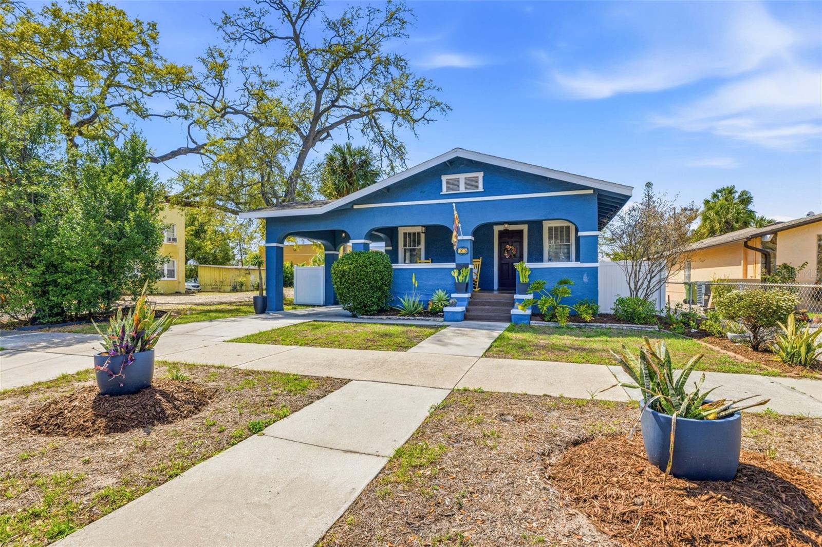 WEST LAND - Residential