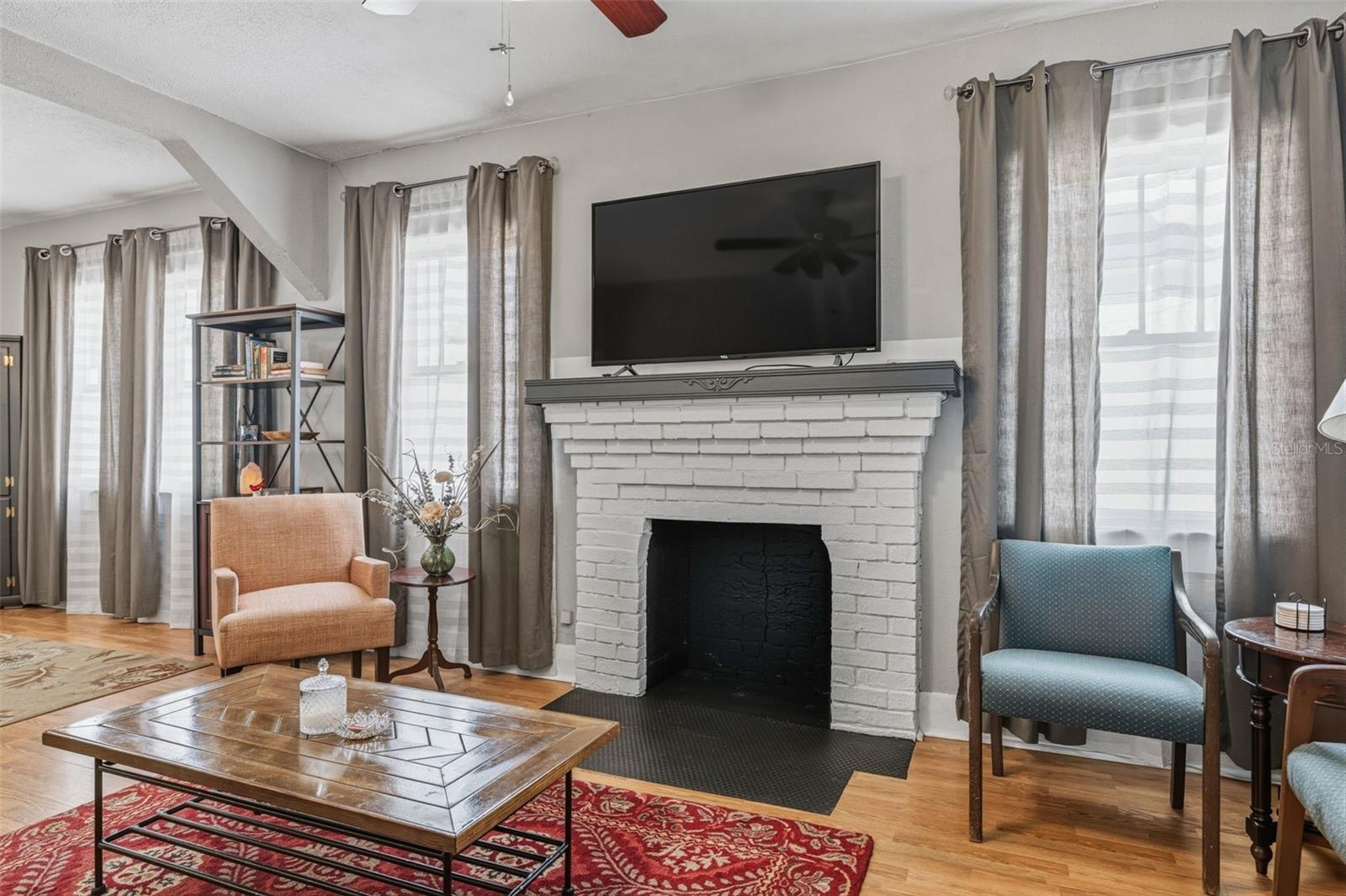 WEST LAND - Residential