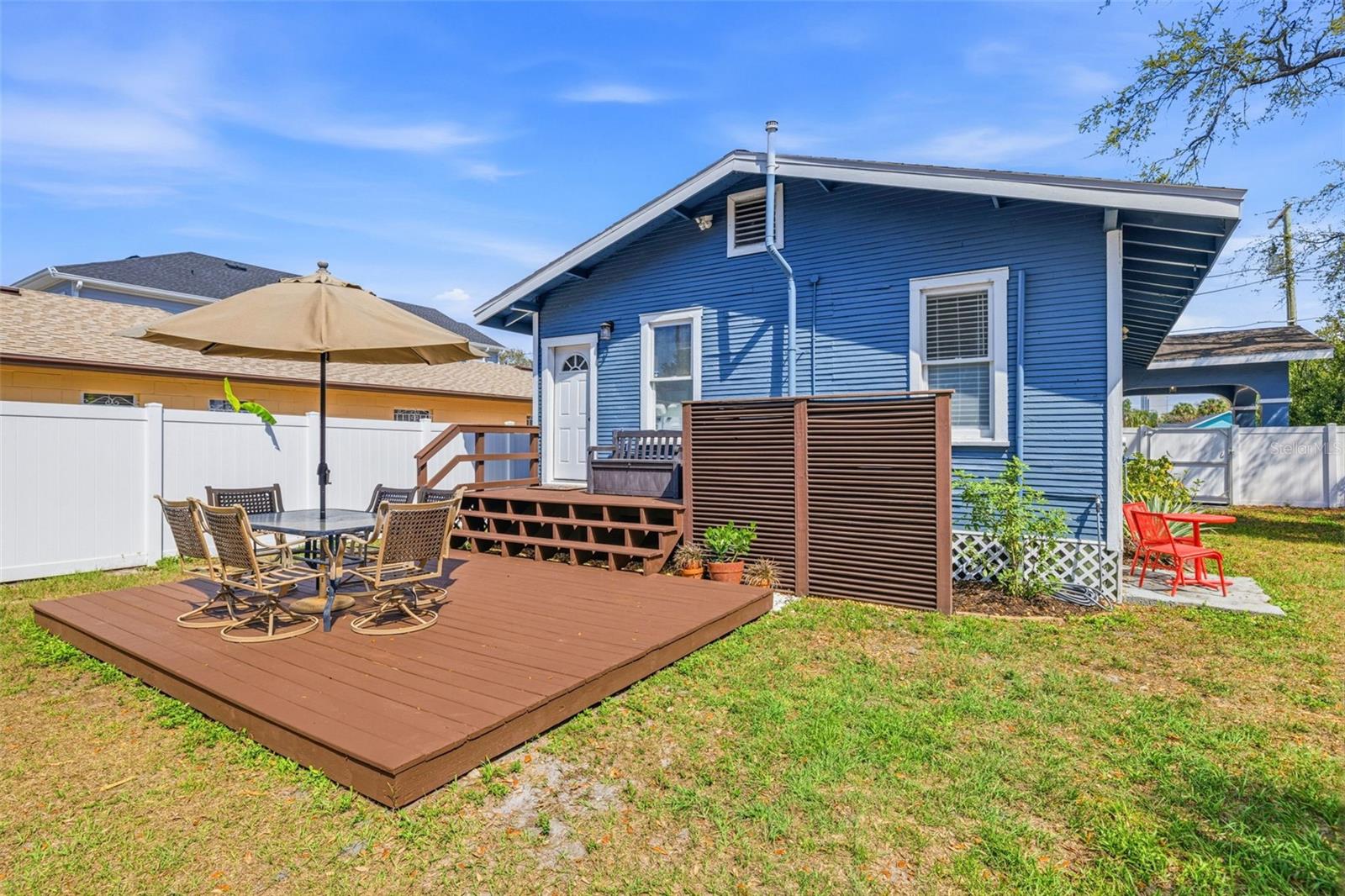 WEST LAND - Residential