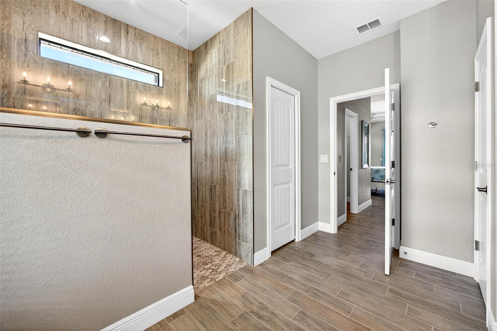 ROTONDA WEST PINE VALLEY - Residential