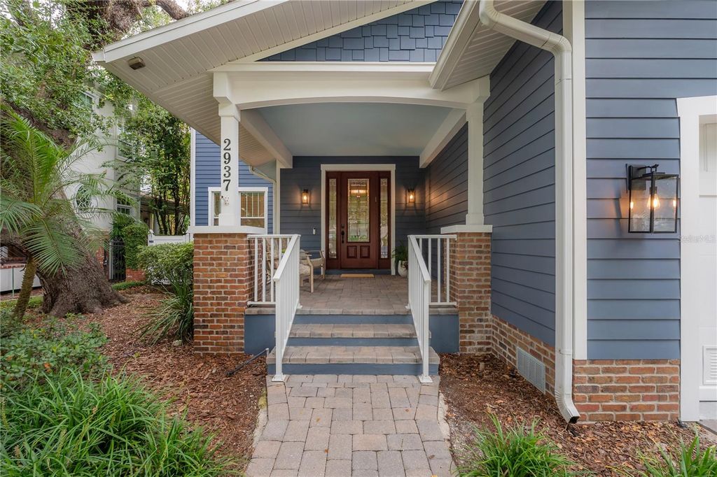 Photo of 2937 W Bayshore Court, Tampa, FL 33611 (MLS # TB8426626)