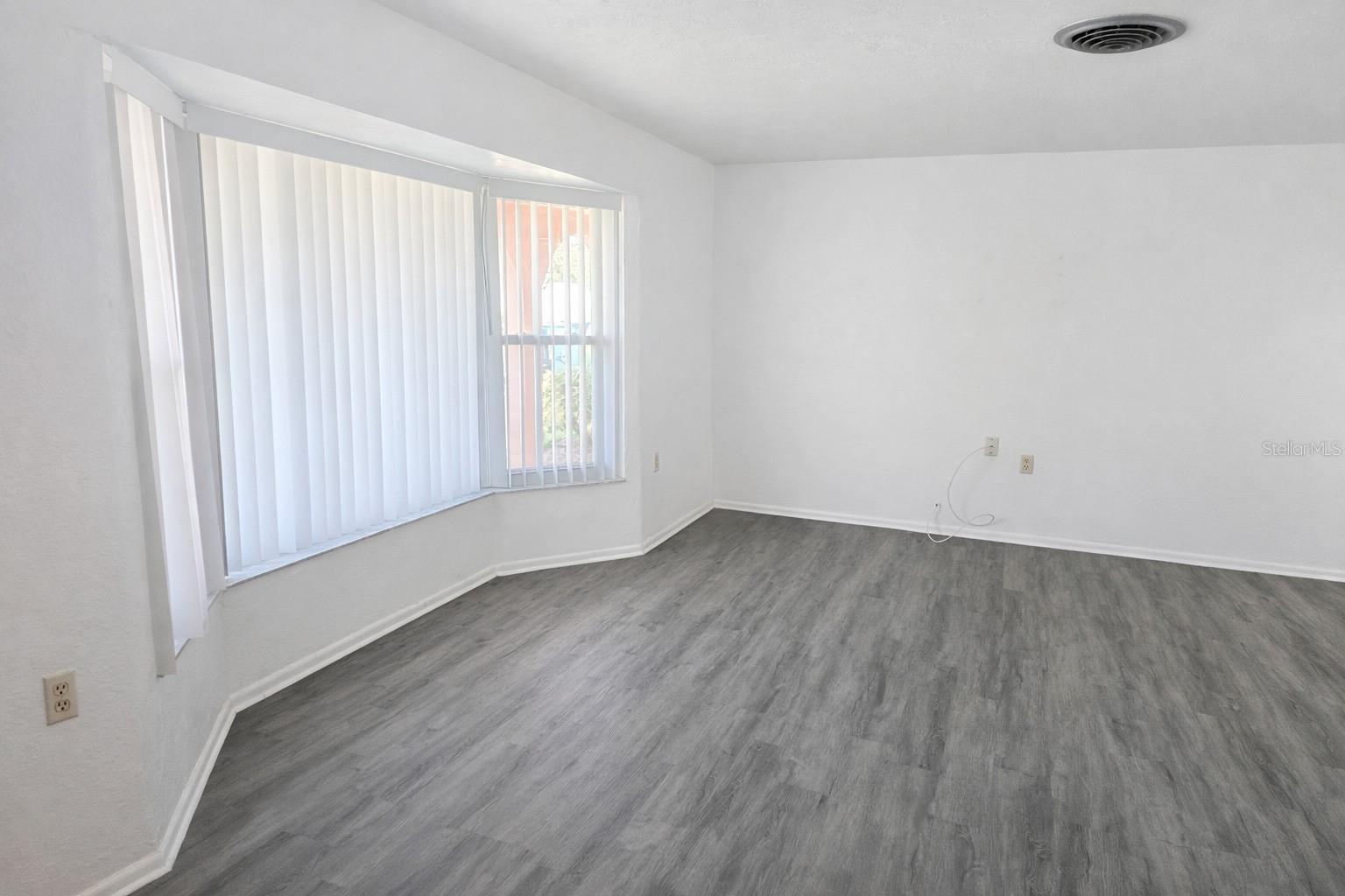 HOLIDAY PARK 6TH ADD - Residential