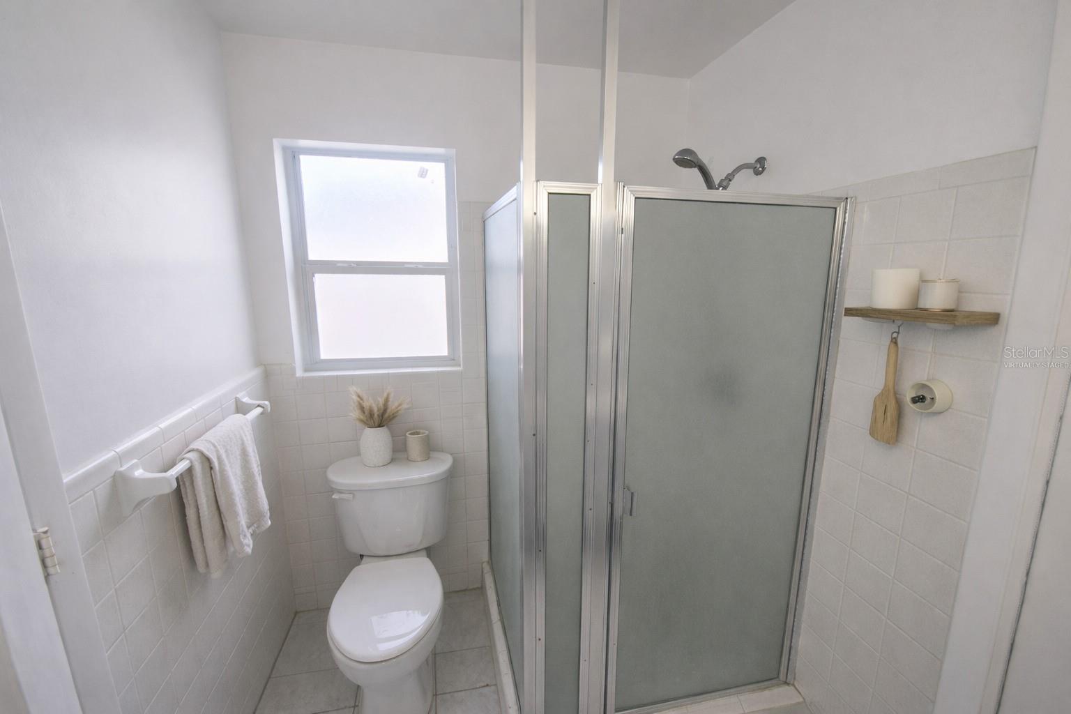 HOLIDAY PARK 6TH ADD - Residential