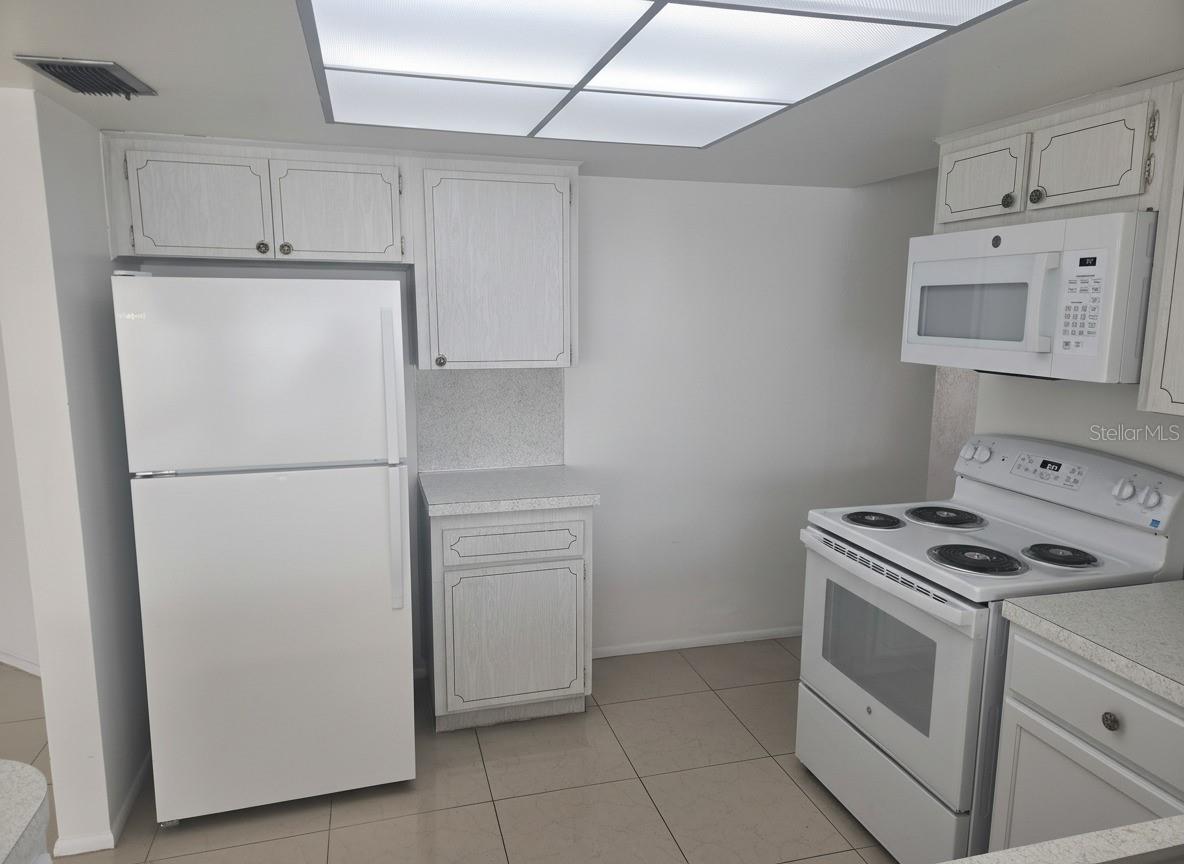 HOLIDAY PARK 6TH ADD - Residential