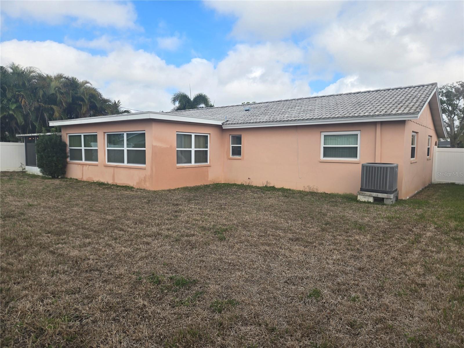 HOLIDAY PARK 6TH ADD - Residential