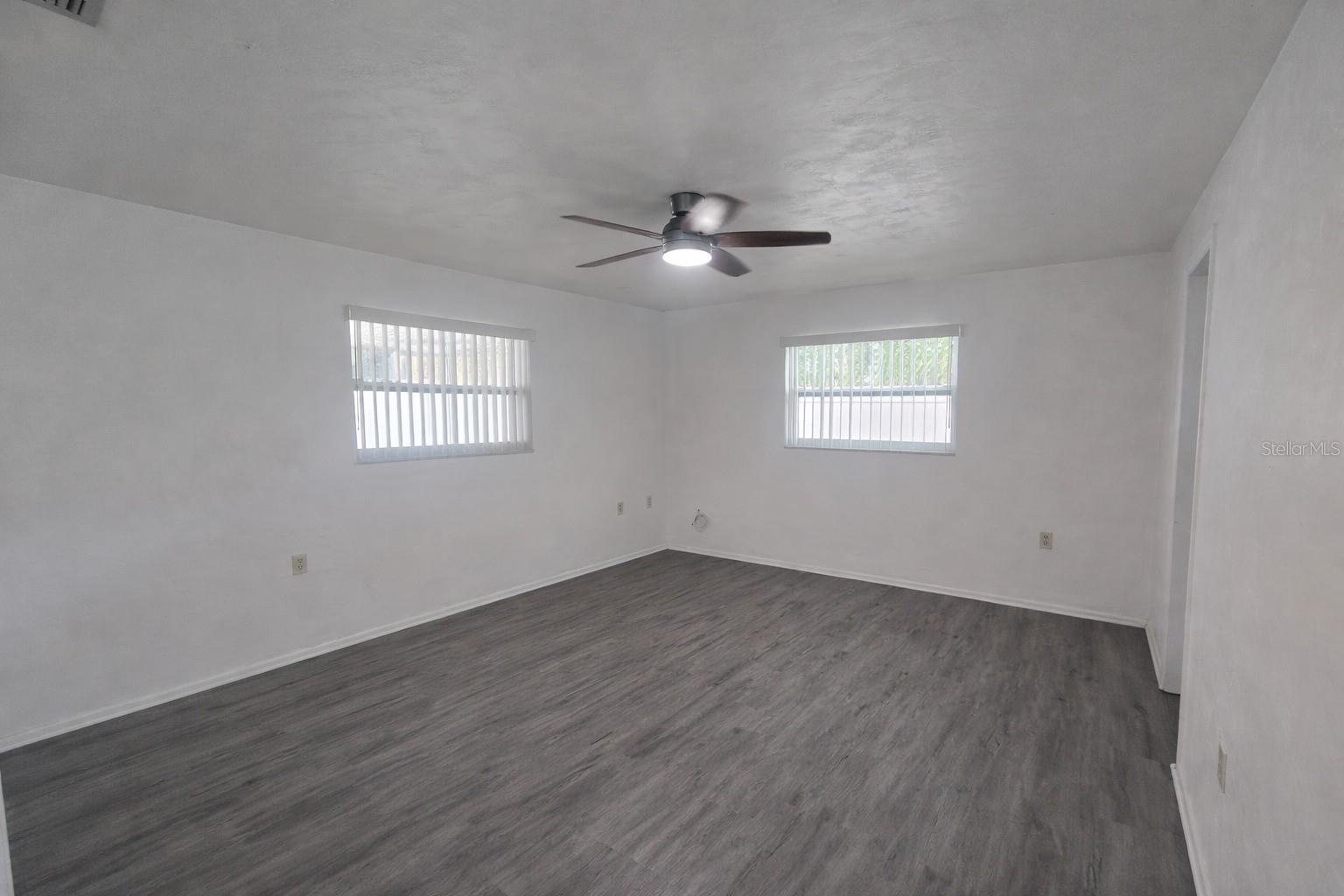 HOLIDAY PARK 6TH ADD - Residential