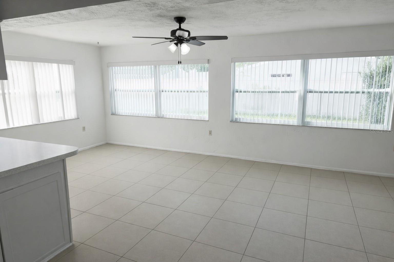 HOLIDAY PARK 6TH ADD - Residential