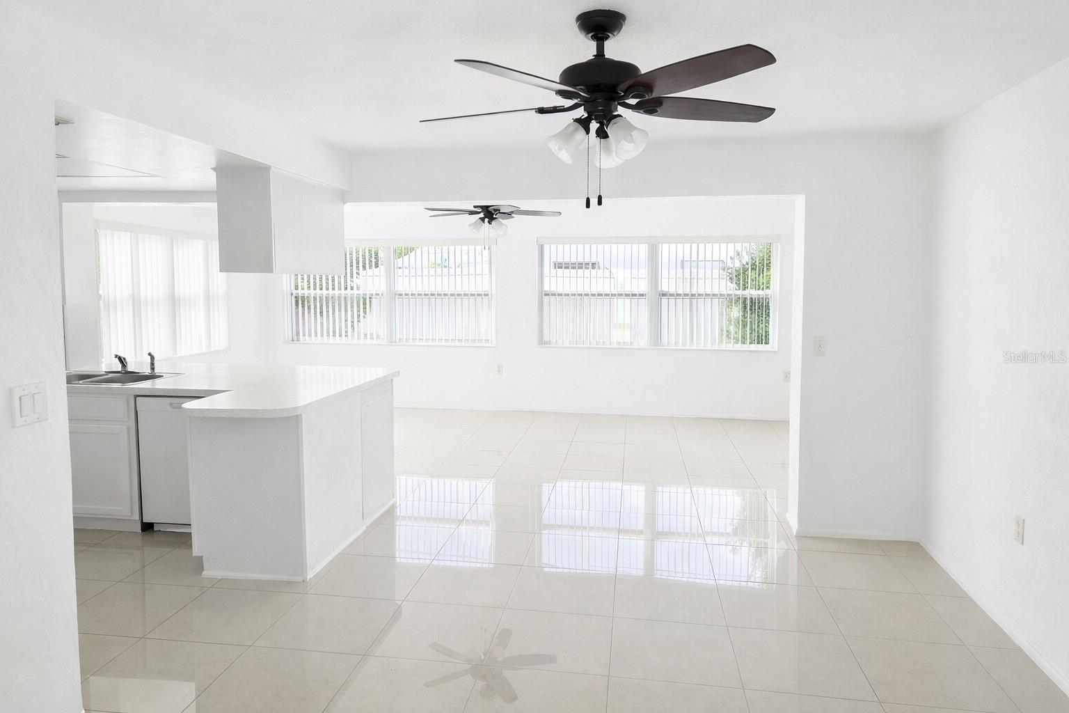 HOLIDAY PARK 6TH ADD - Residential