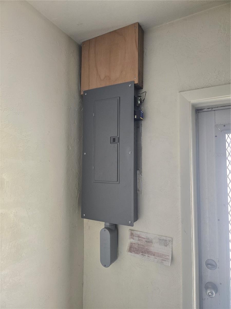 HOLIDAY PARK 6TH ADD - Residential