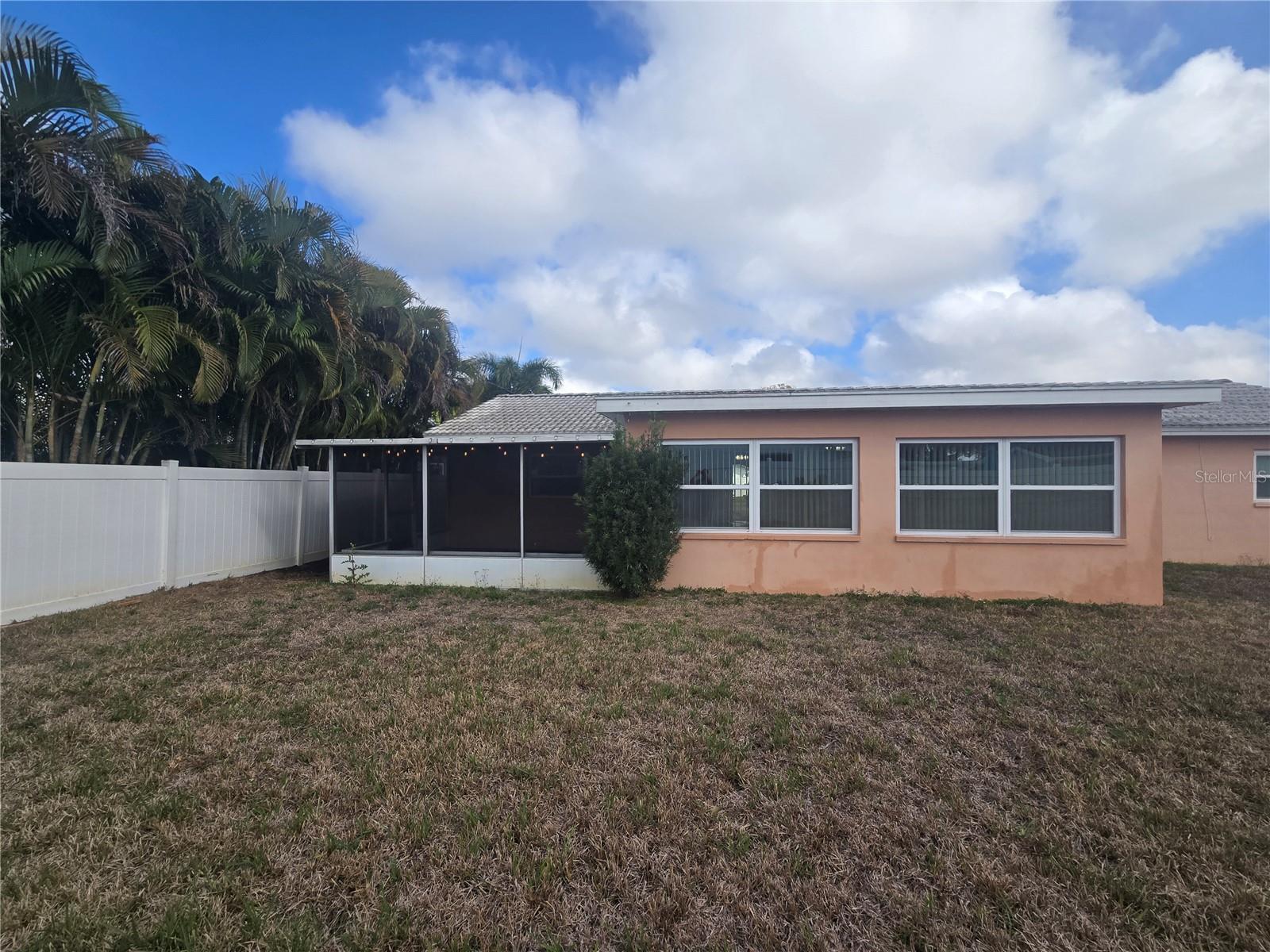 HOLIDAY PARK 6TH ADD - Residential