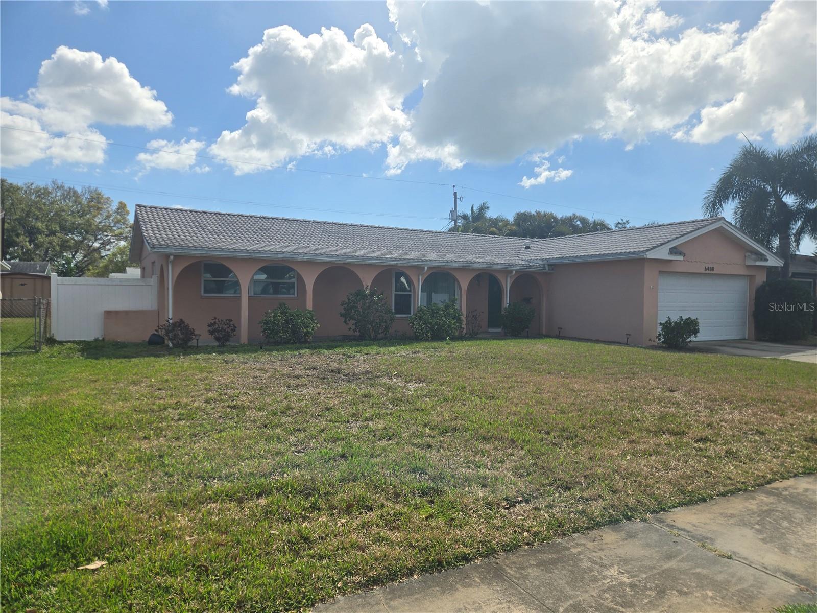 HOLIDAY PARK 6TH ADD - Residential