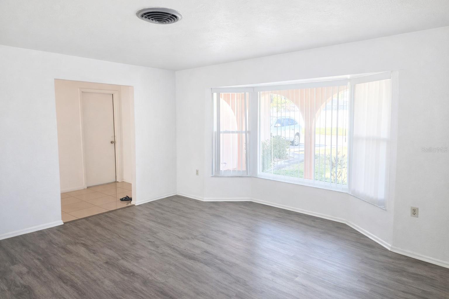 HOLIDAY PARK 6TH ADD - Residential