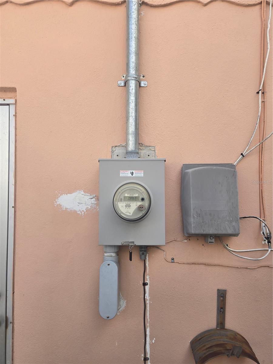 HOLIDAY PARK 6TH ADD - Residential