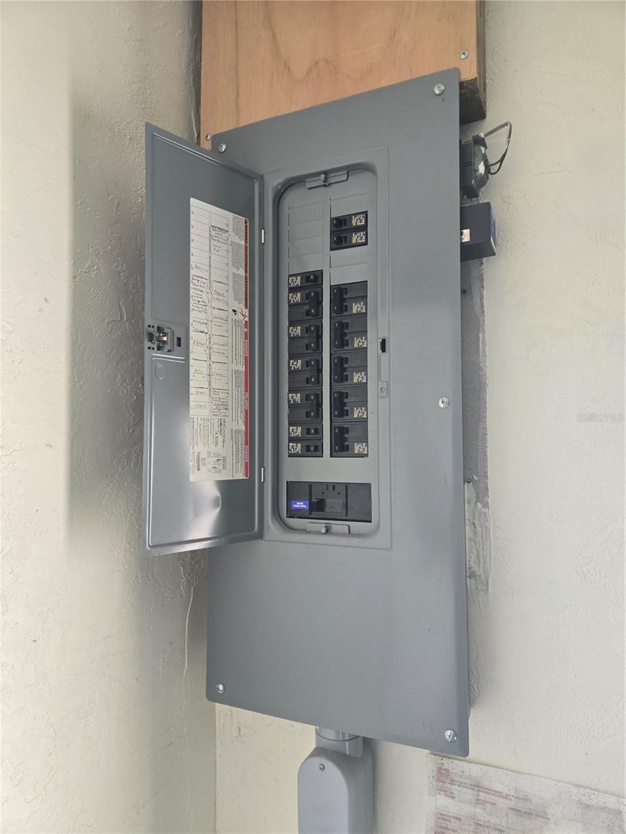 HOLIDAY PARK 6TH ADD - Residential