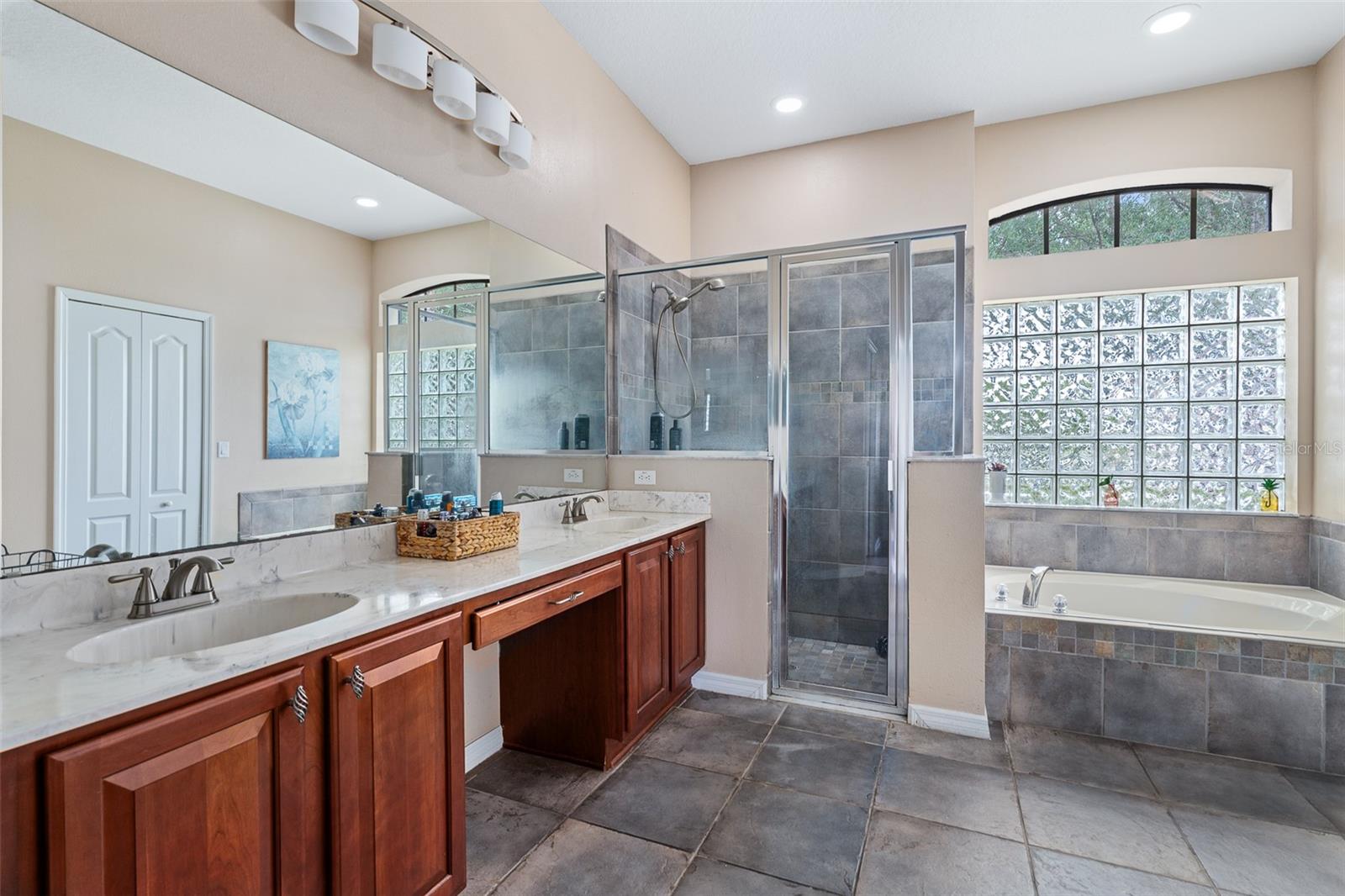 OAKHURST GOLF ESTATES - Residential