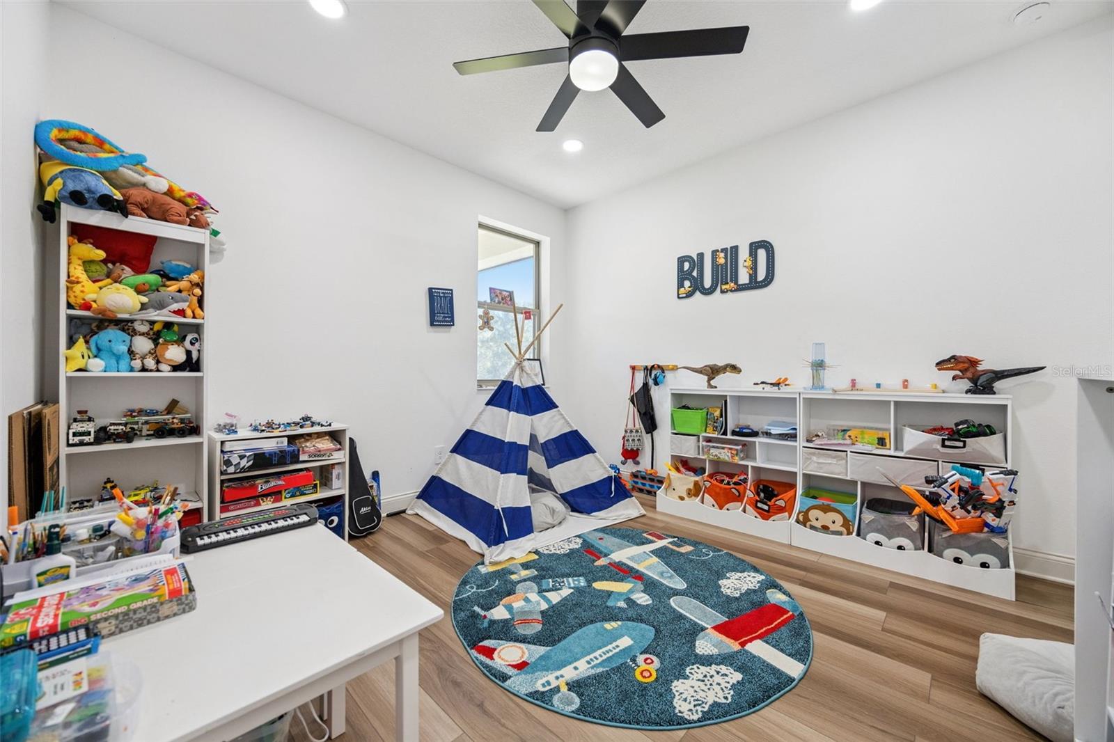 HIDEAWAY COVE AT OVIEDO PH 3 - Residential