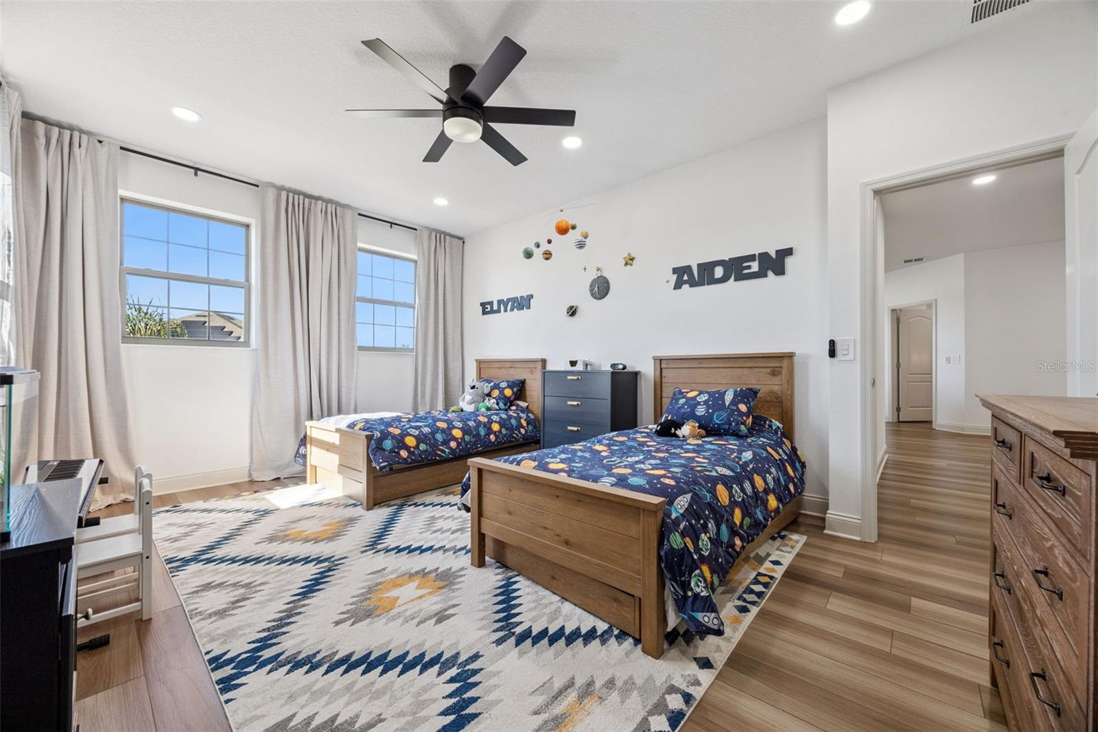 HIDEAWAY COVE AT OVIEDO PH 3 - Residential