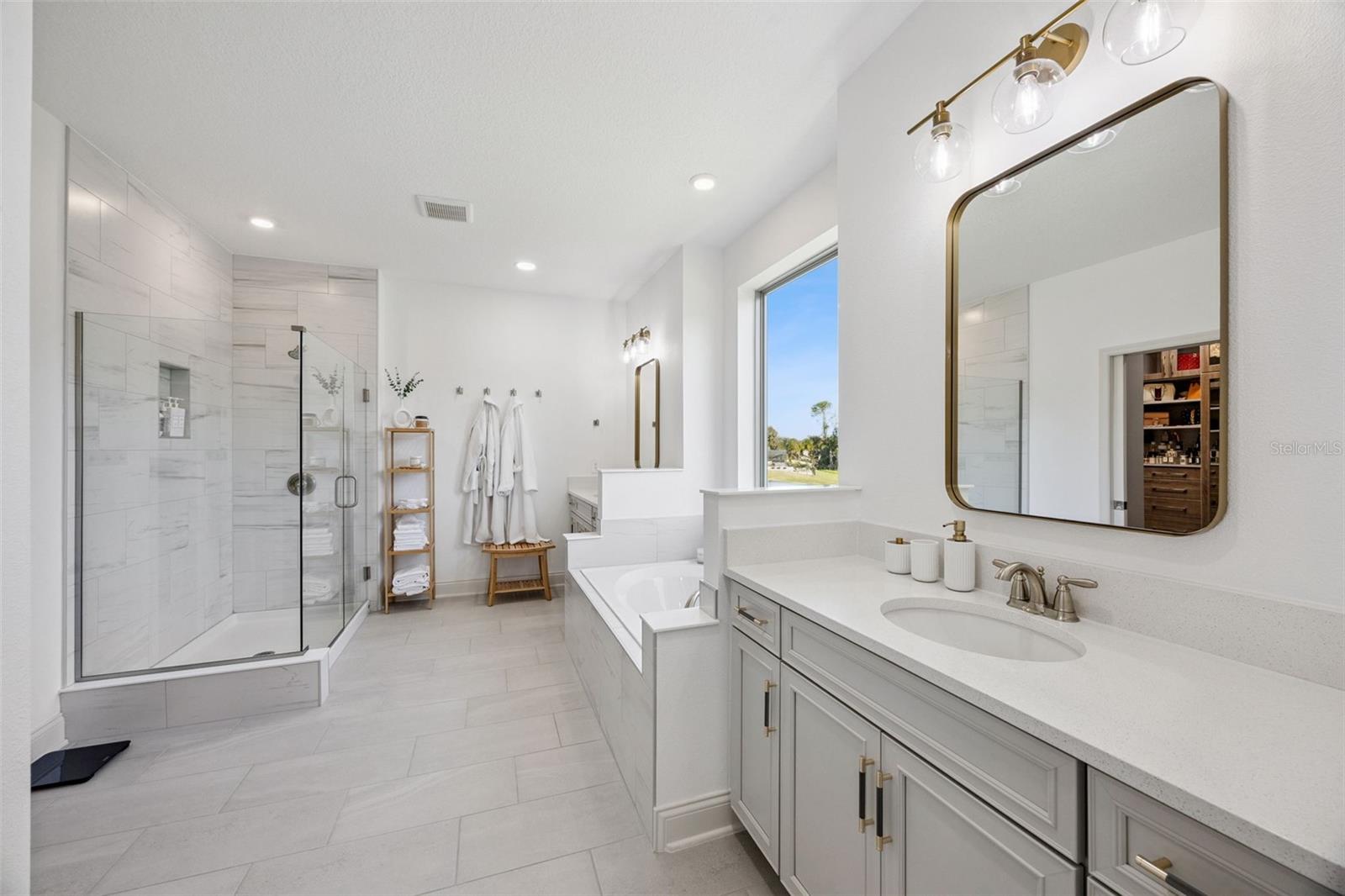 HIDEAWAY COVE AT OVIEDO PH 3 - Residential