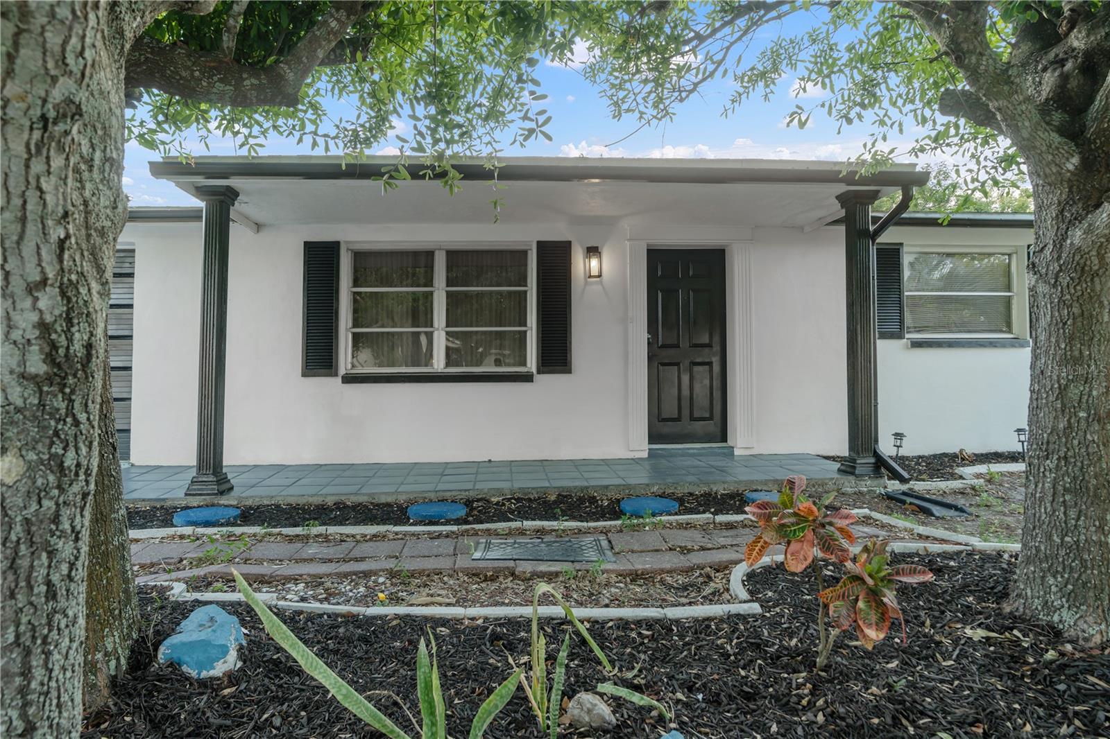 9135 SUFFOLK LANE