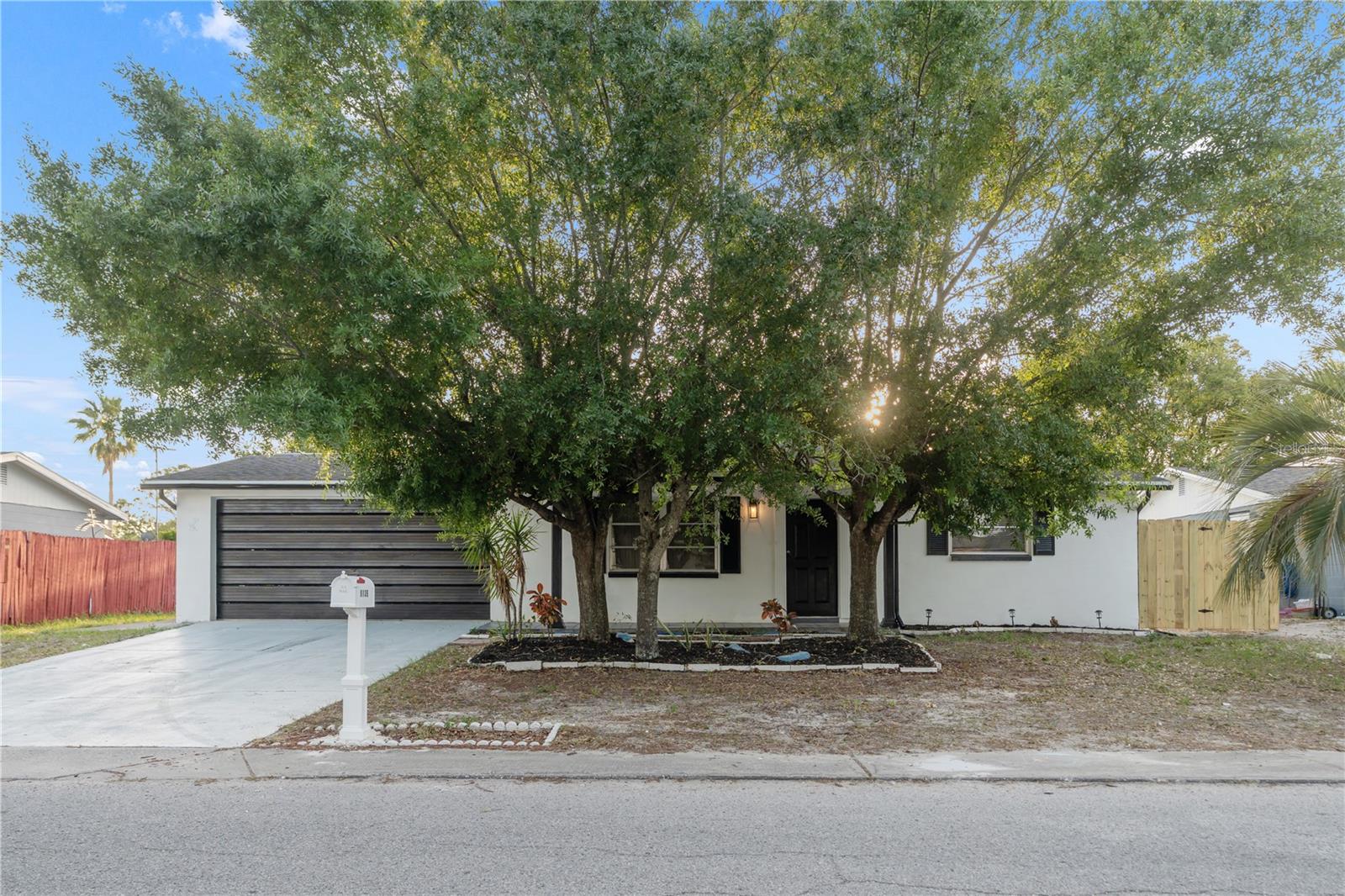 9135 SUFFOLK LANE