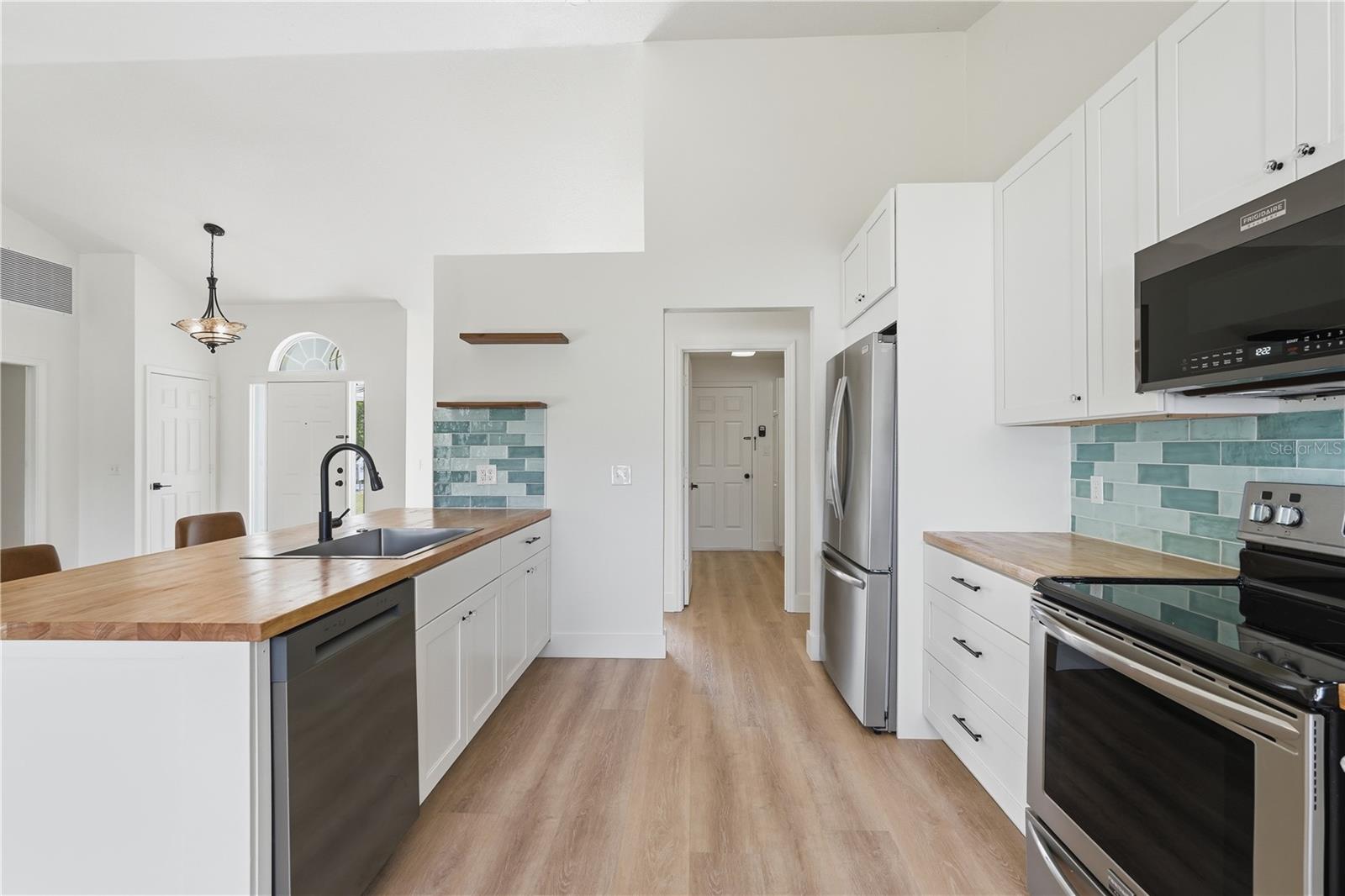 RAINTREE HARBOR 2 - Residential