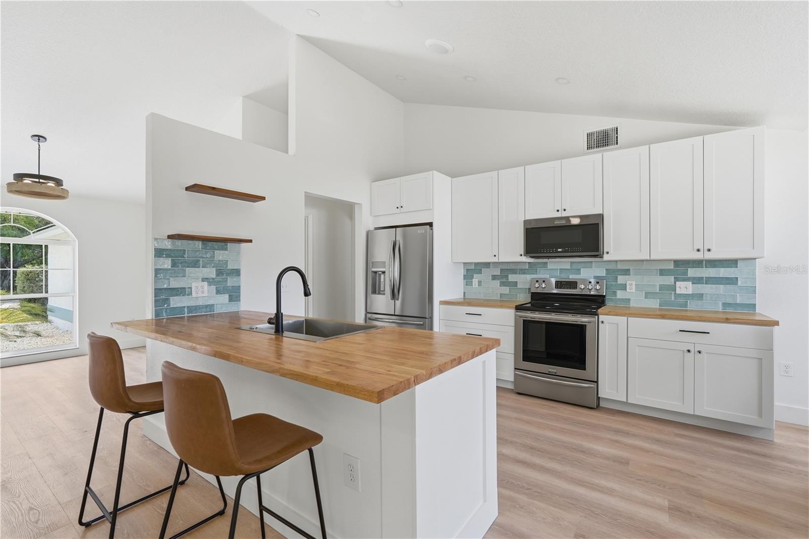 RAINTREE HARBOR 2 - Residential