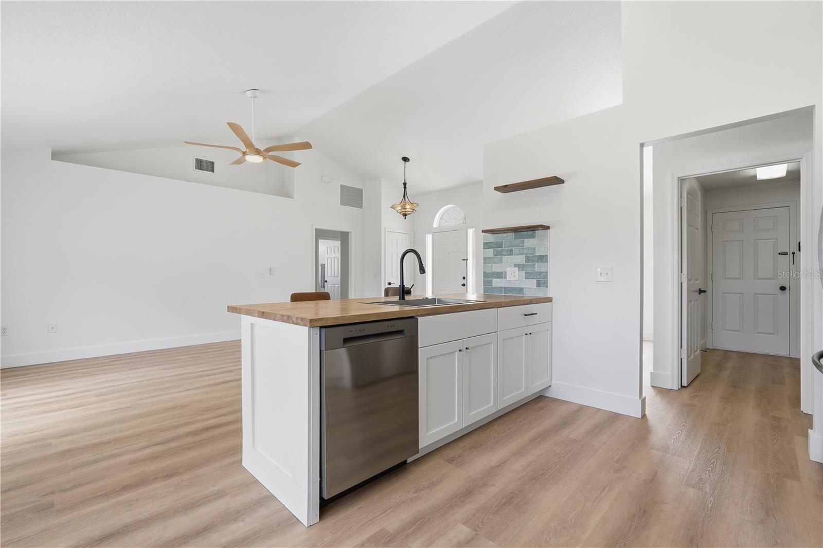 RAINTREE HARBOR 2 - Residential