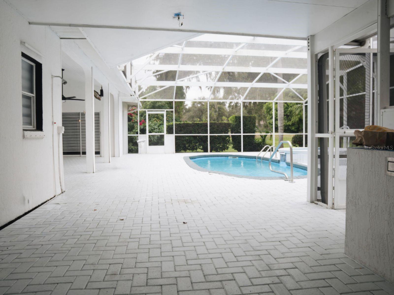 LAKE AJAY VILLAGE TR B REP - Residential Lease