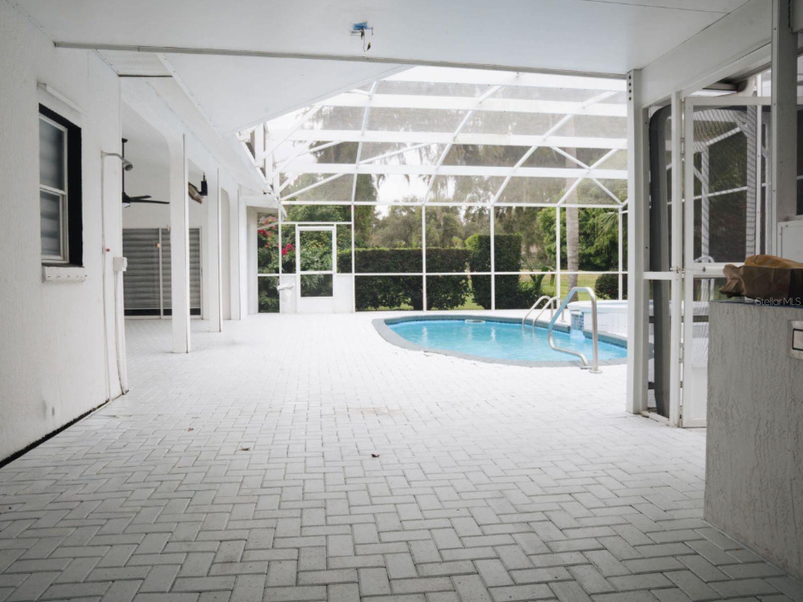 LAKE AJAY VILLAGE TR B REP - Residential Lease