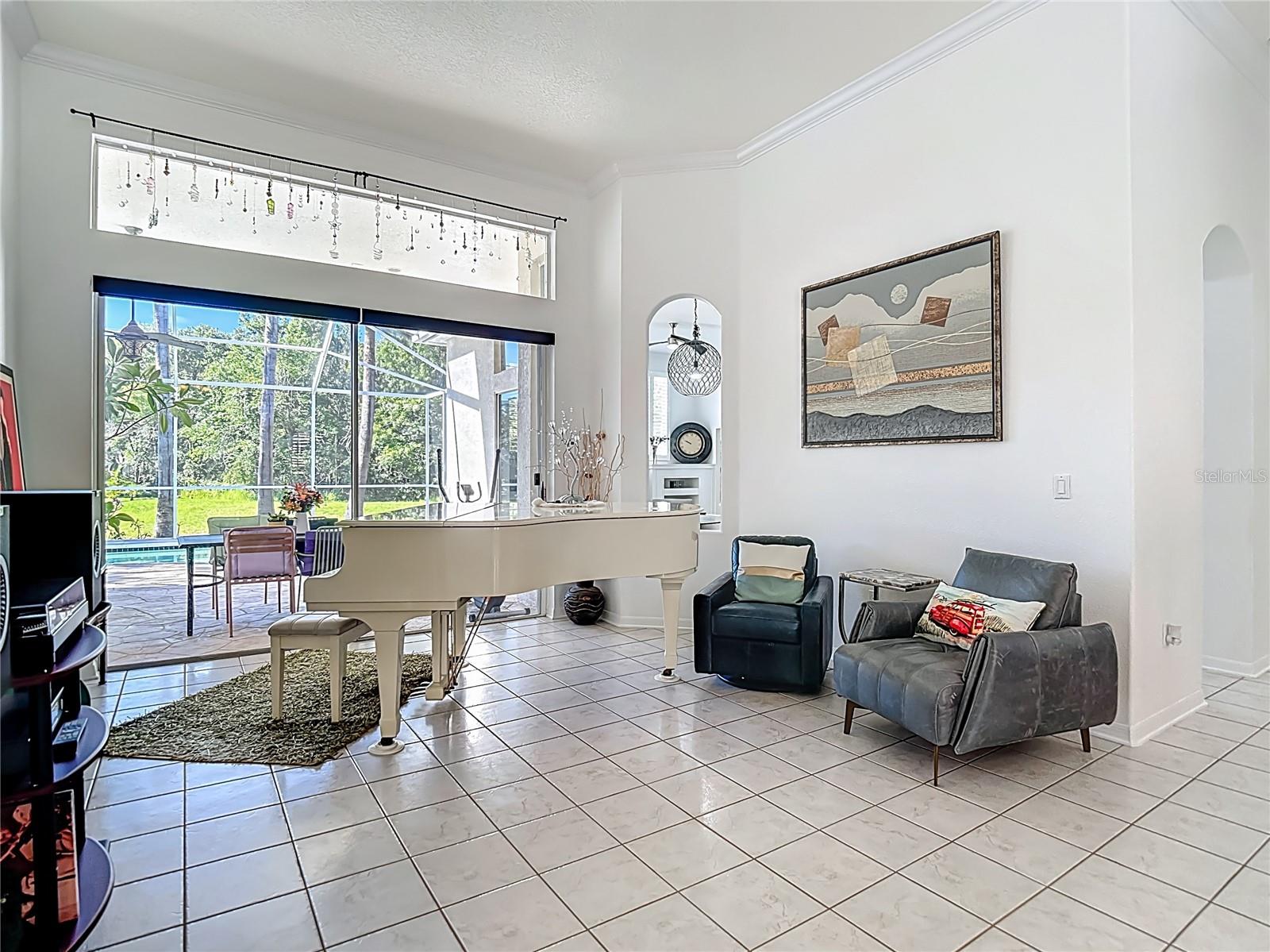 8511 PORTAGE AVENUE