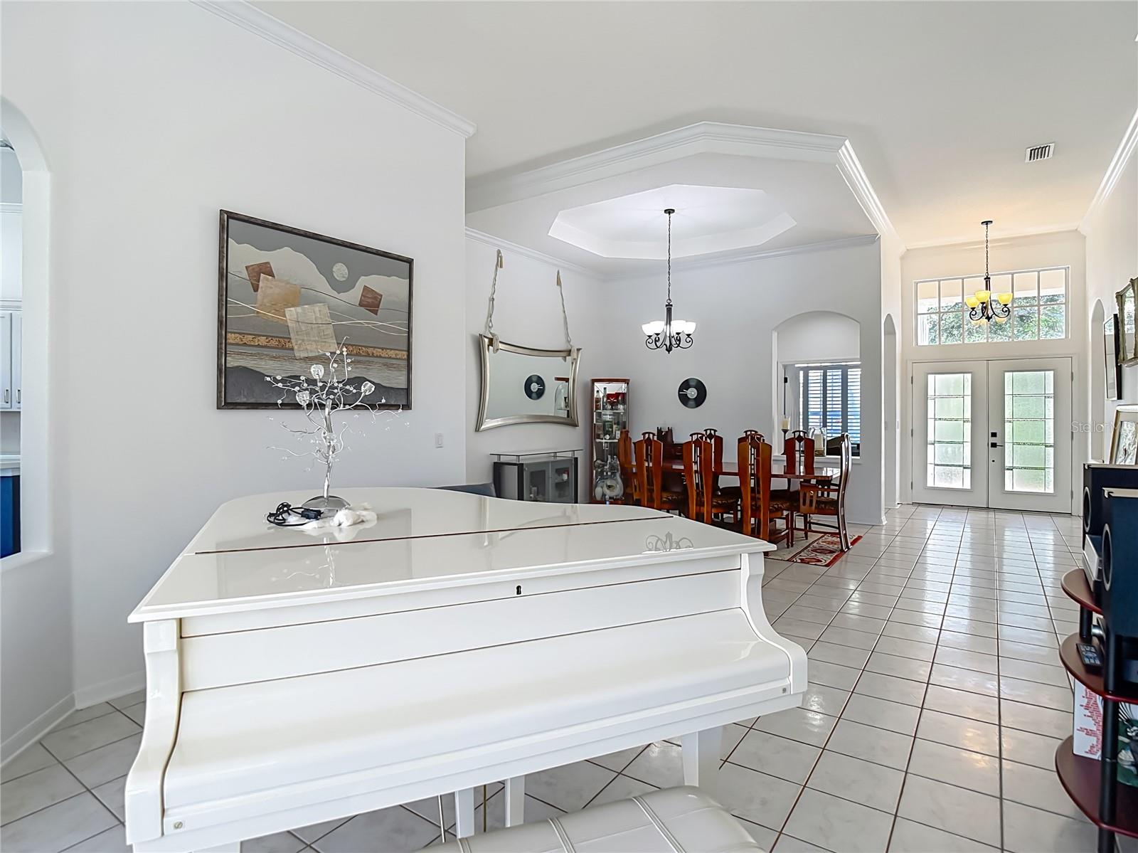 8511 PORTAGE AVENUE