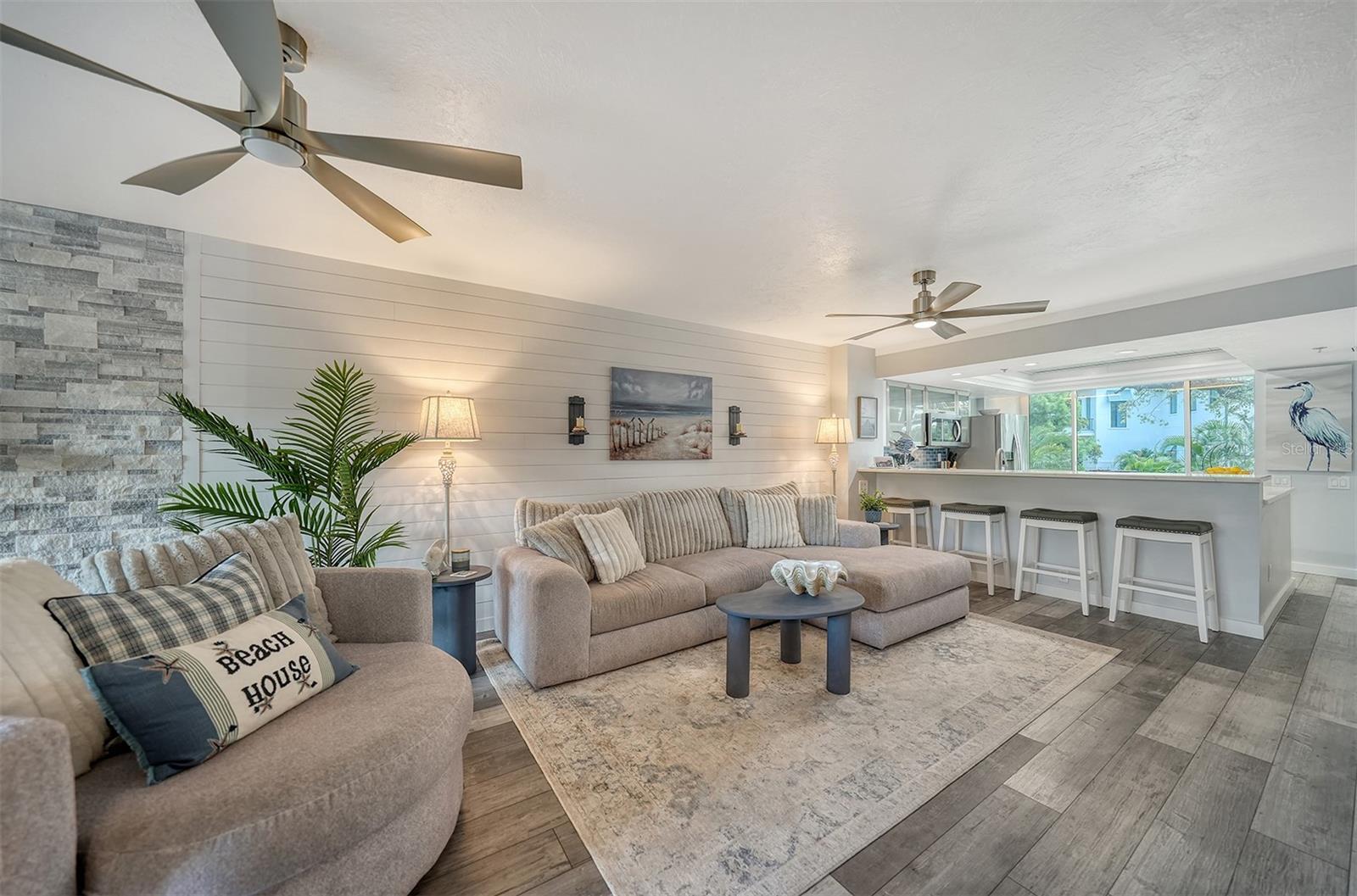 HUDSON OAKS - Residential