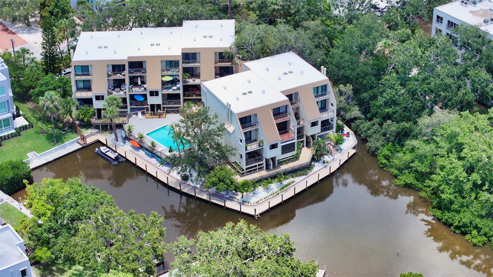 HUDSON OAKS - Residential