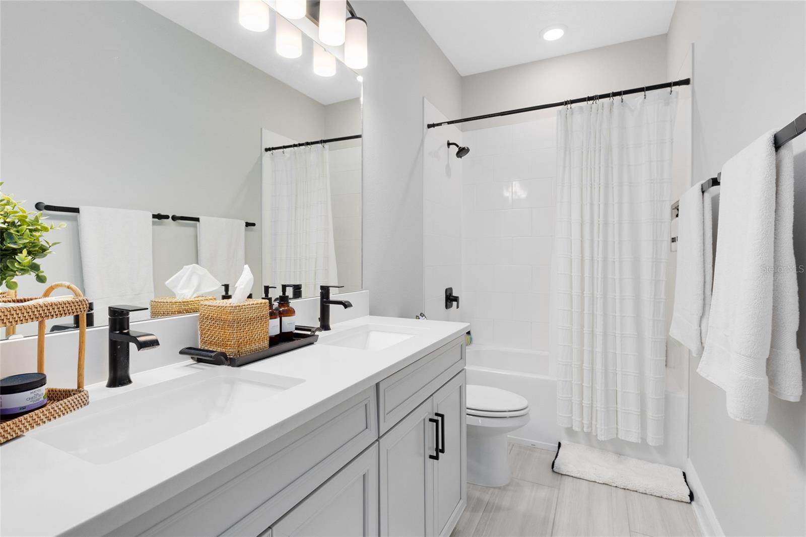 LAUREATE PARK - Residential