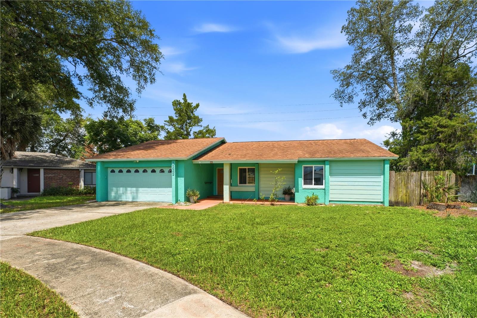 1050 HUNTINGTON COURT
