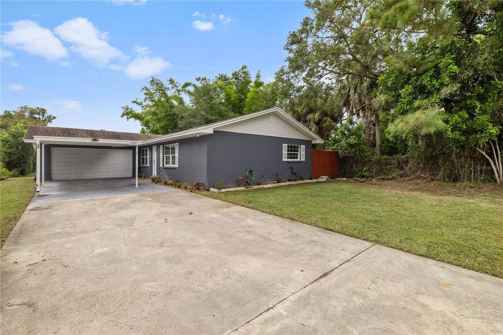 Photo of 8916 Memorial Highway, Tampa, FL 33615 (MLS # TB8427385)