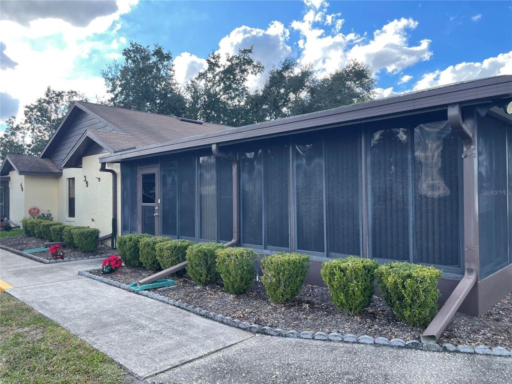 Photo of 39 Kimberly Court, Winter Haven, FL 33880 (MLS # P4937502)
