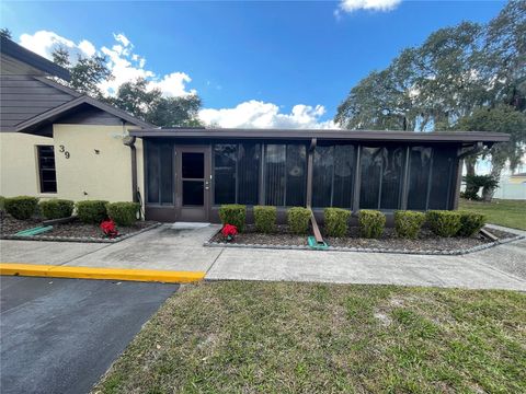 Photo of 39 Kimberly Court, Winter Haven, FL 33880 (MLS # P4937502)