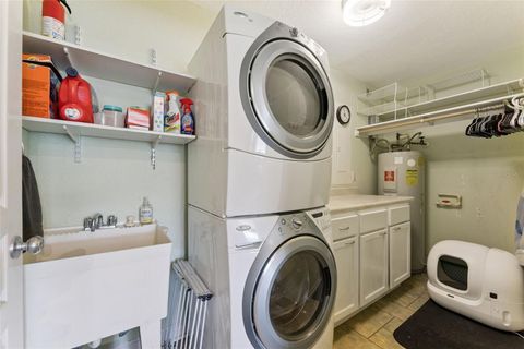 Tiny photo for 190 Crystal Lake Drive, Clermont, FL 34711 (MLS # G5109694)