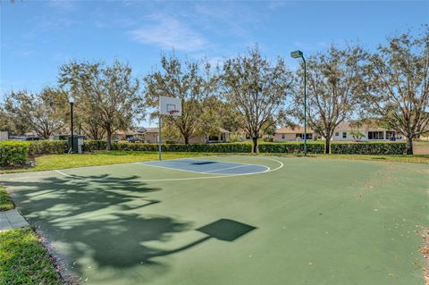 A home in WINTER HAVEN