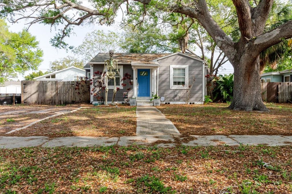 Photo of 765 60th Avenue NE, St Petersburg, FL 33703 (MLS # TB8486844)