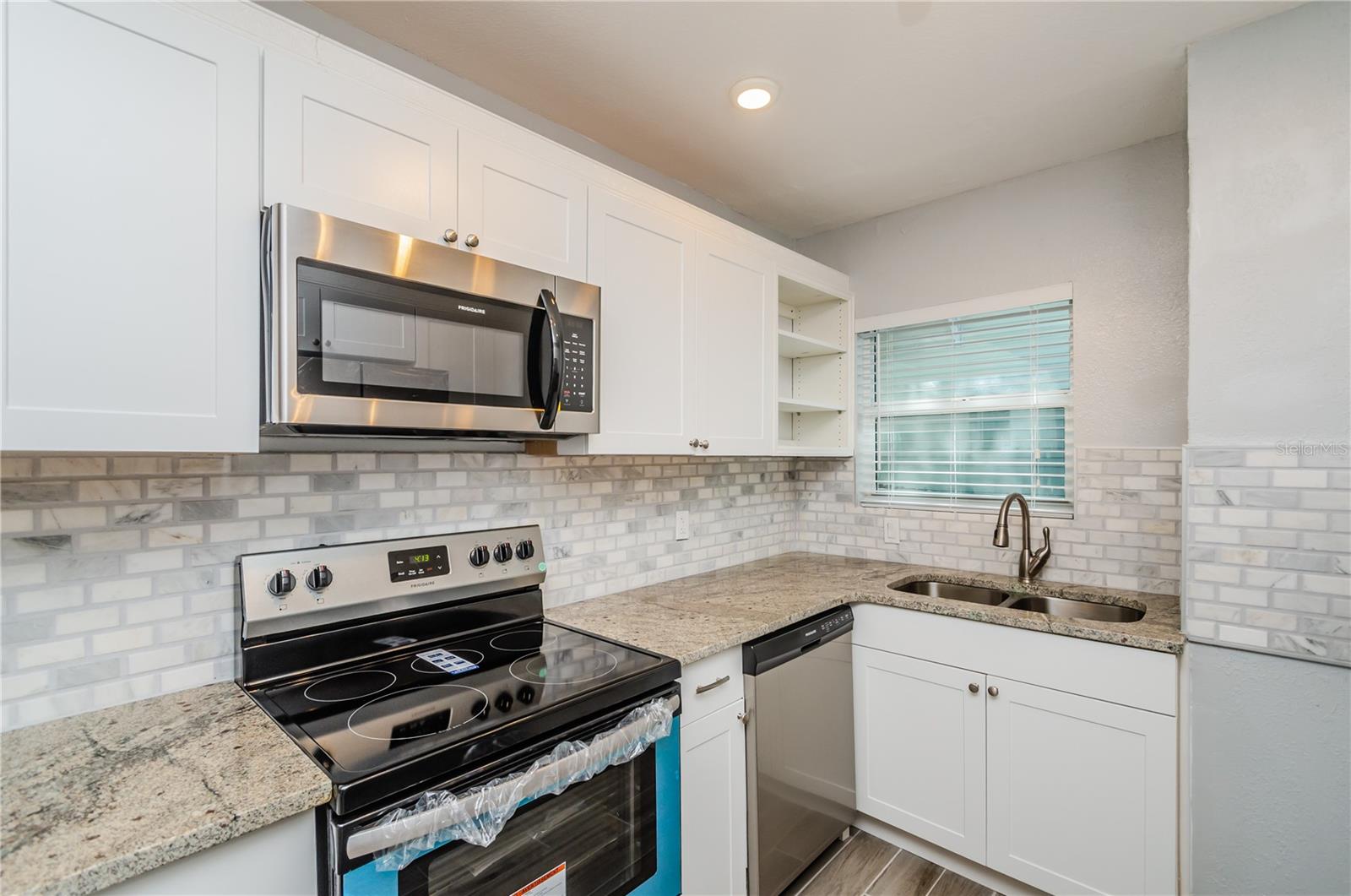 ST PETERSBURG INVESTMENT CO SUB - Residential Lease