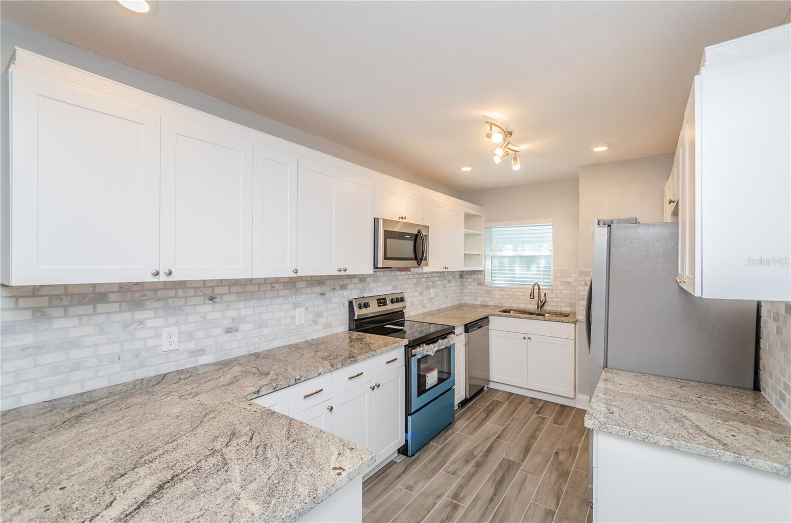 ST PETERSBURG INVESTMENT CO SUB - Residential Lease