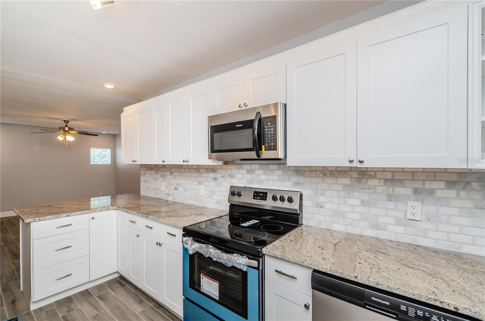 ST PETERSBURG INVESTMENT CO SUB - Residential Lease