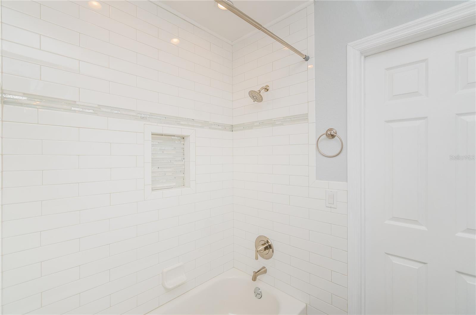 ST PETERSBURG INVESTMENT CO SUB - Residential Lease