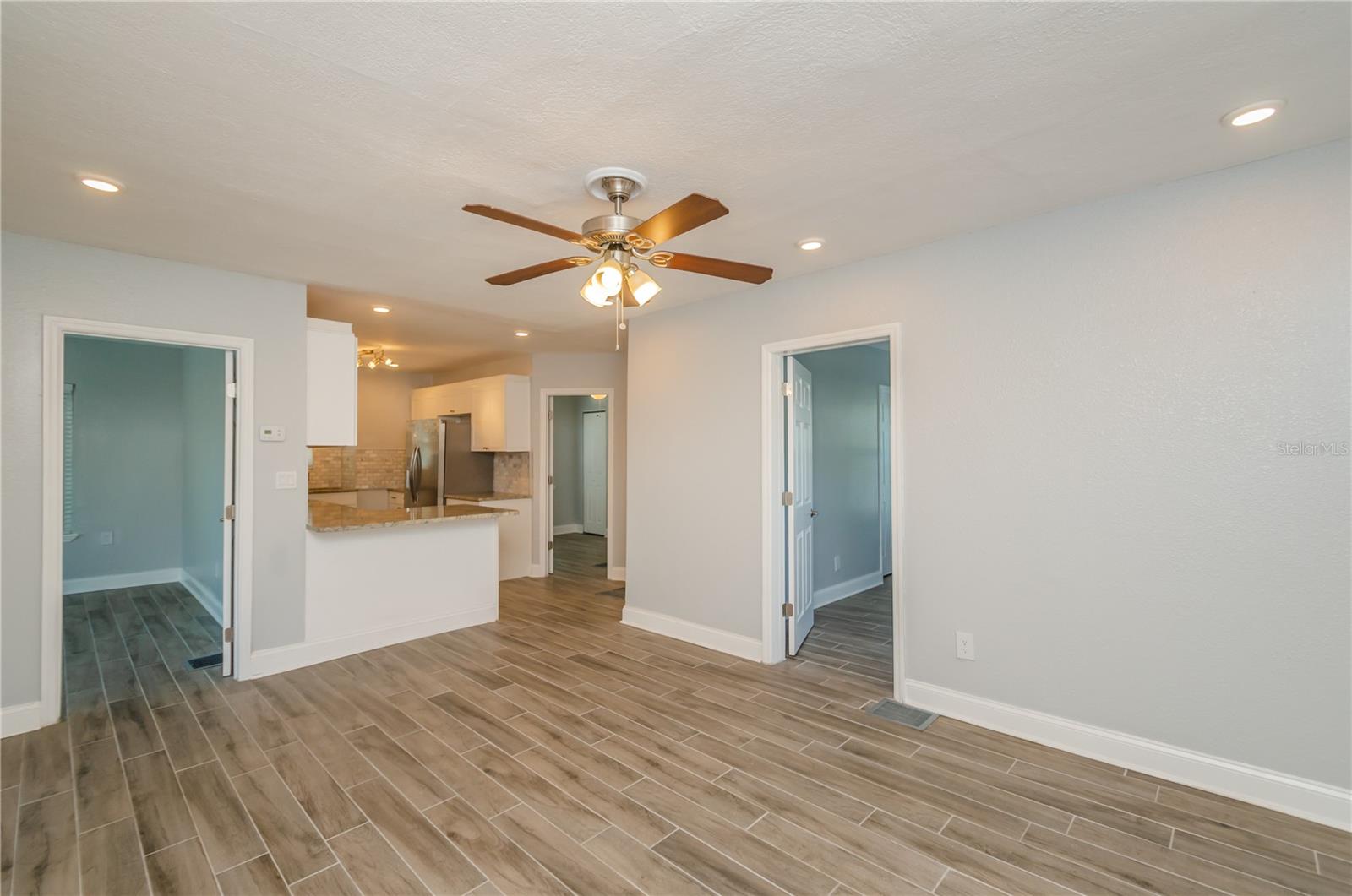 ST PETERSBURG INVESTMENT CO SUB - Residential Lease