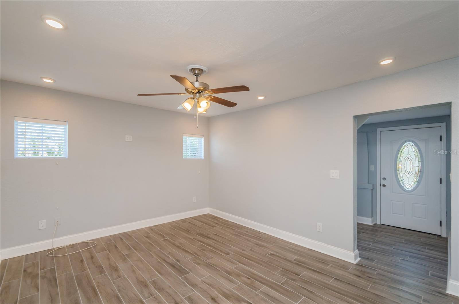 ST PETERSBURG INVESTMENT CO SUB - Residential Lease