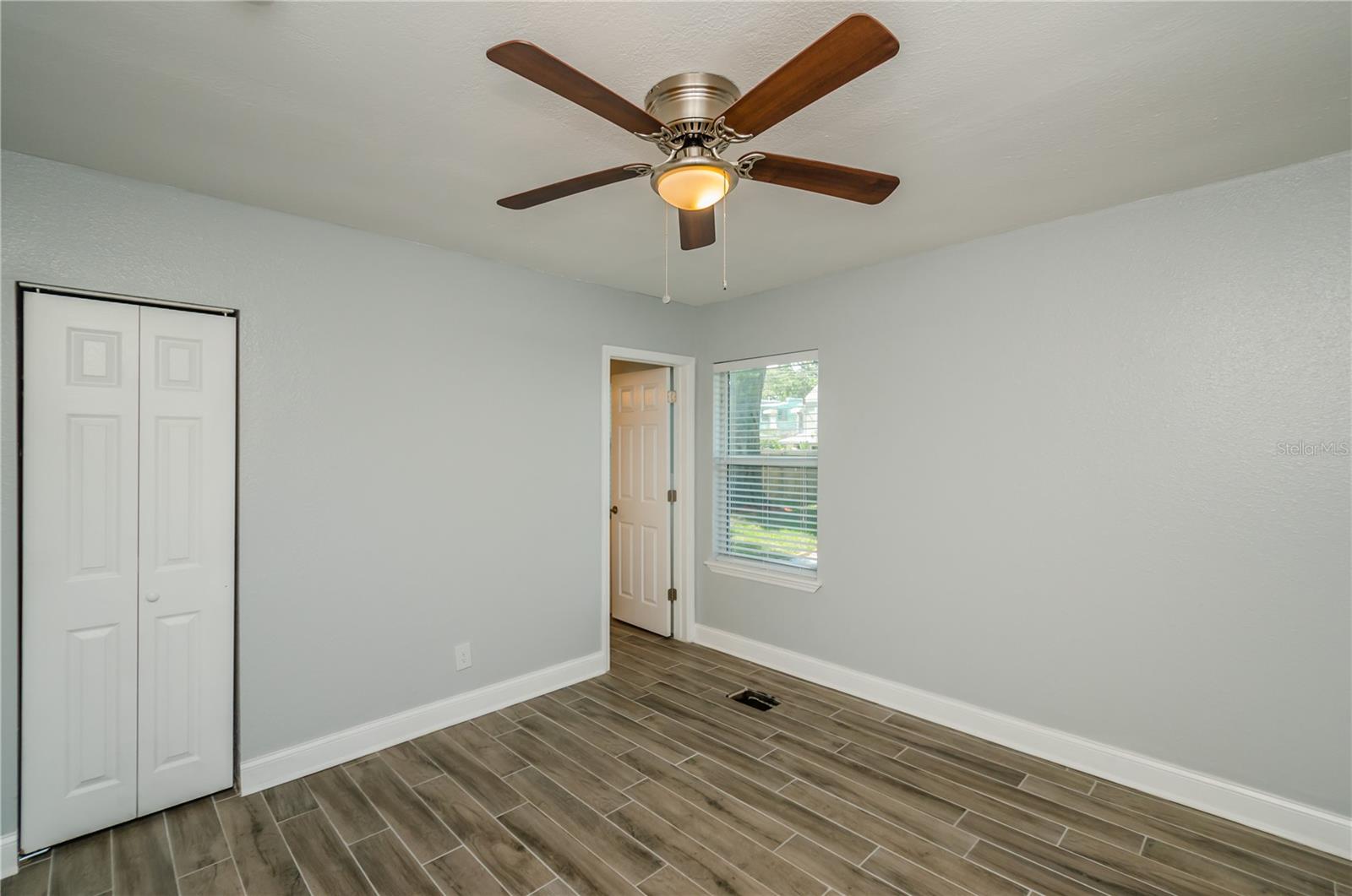 ST PETERSBURG INVESTMENT CO SUB - Residential Lease